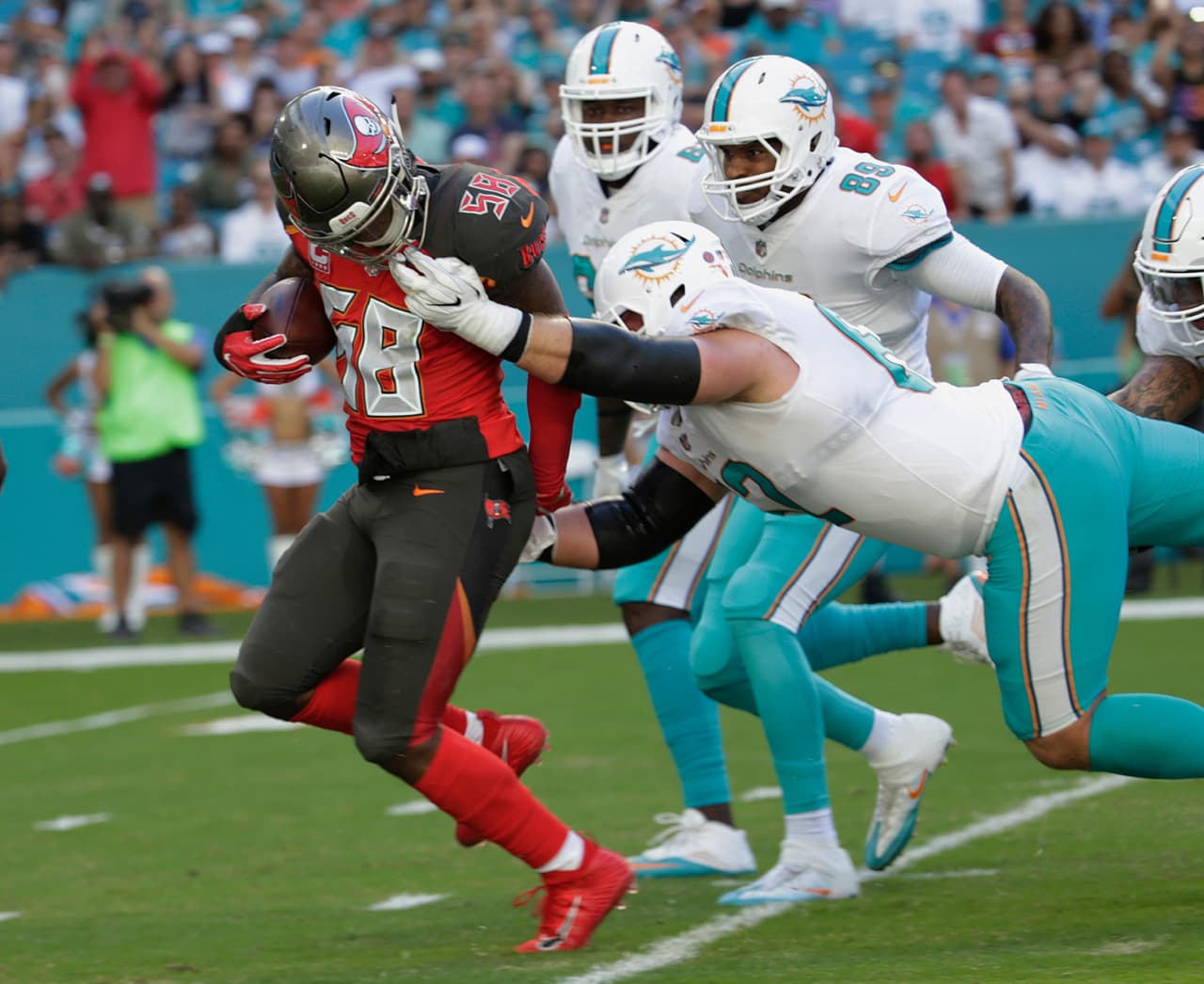 Miami Dolphins enfrentará a Tampa Bay Buccaneers en el Hard Rock Stadium.