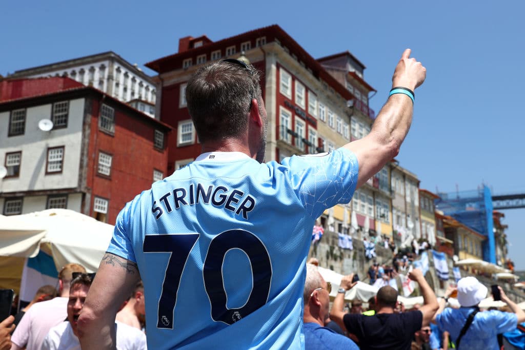 A horas del pitazo inicial de la gran final de la UEFA Champions League, aficionados del Chelsea y del Manchester City llegan al Fan Fest de Porto para comenzar con el apoyo a sus clubes.