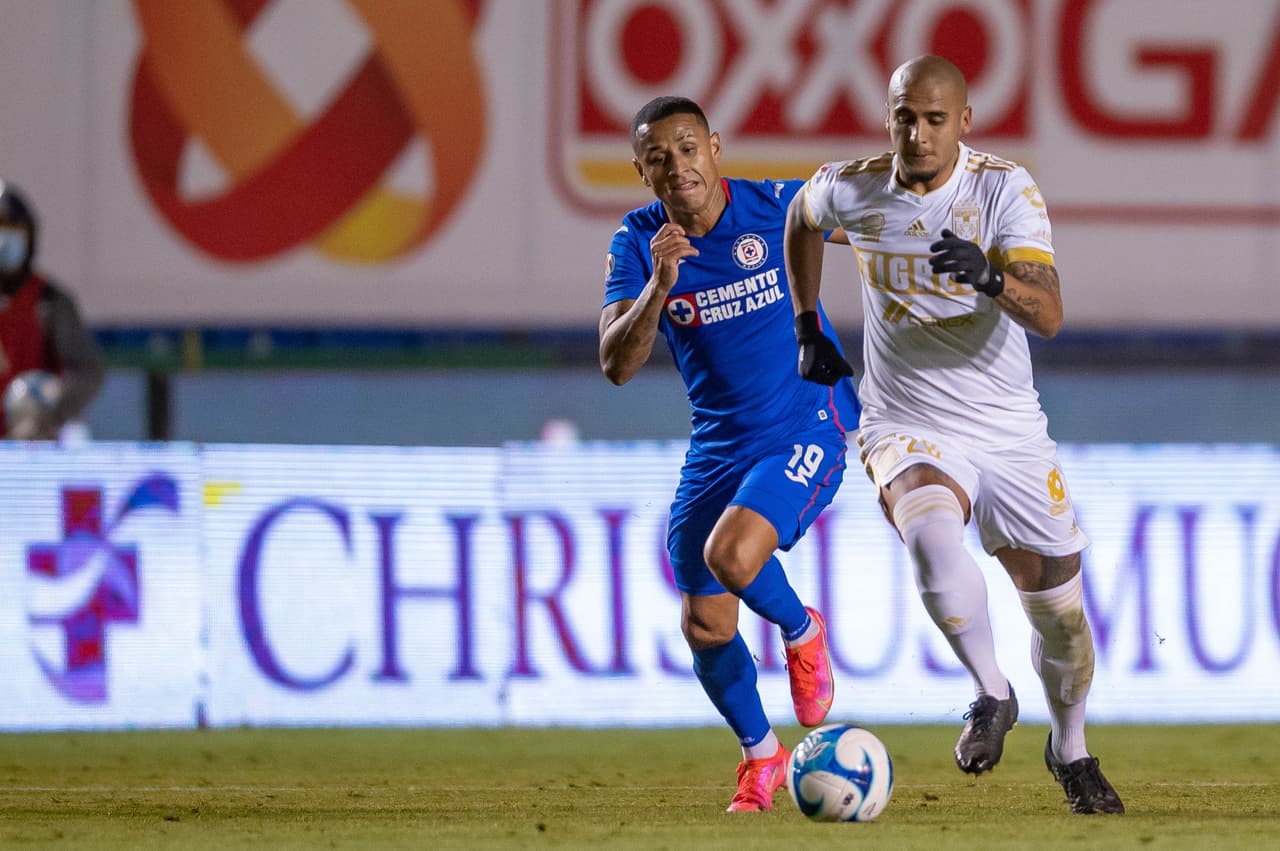 Los Tigres no tienen un buen regreso y Cruz Azul vence 0-2 en el Volcán. Cruz Azul se sitúa en la tercer posición con 12 unidades y los regios se quedan en la décima plaza con 7 unidades, aunque tienen un partido menos que los demás.