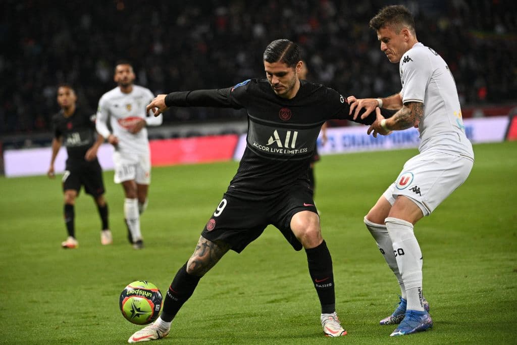 Mbappe se encarga de poner una asistencia y anota el tanto de la victoria para confirmar la remontada 2-1 del PSG sobre el Angers.