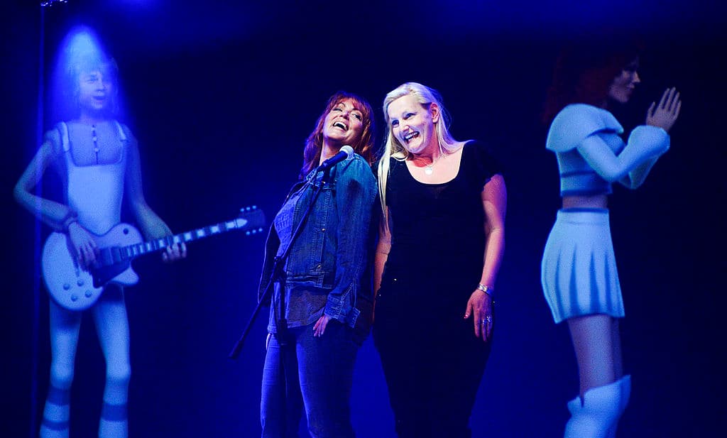 Esto fue posible gracias a la utilización de captura de movimientos y otras técnicas junto a la empresa de efectos especiales de George Lucas (Industrial Light & Magic).
<br>