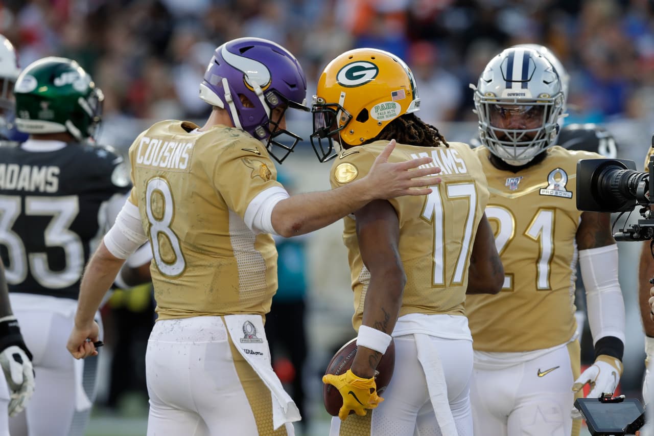 Kirk Cousins lanzó dos touchdowns y uno de ellos fue para Davante Adams, quien también logró dos recepciones para anotación.