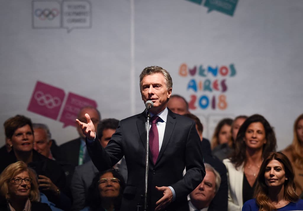 En medio de un mal momento de su gobierno, el Presidente de Argentina, Mauricio Macri, también hizo parte de la ceremonia de apertura.