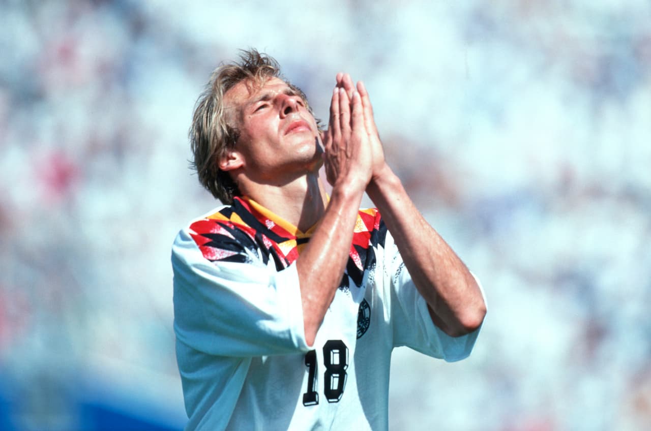 <b>3. Alemania (Estados Unidos 1994) - </b>Fue una muy mala versión de lo que fue la playera con la que quedaron campeones en 1990. Los rombos en el pecho sobrepoblaban la prenda.