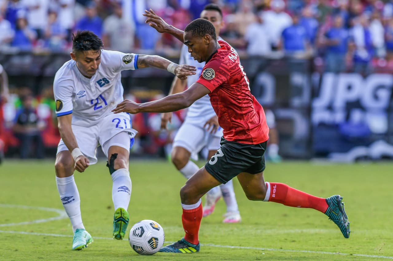 La segunda parte resultó un dolor de cabeza para La Selecta, quizás confiada del marcador y por su dominio del balón.