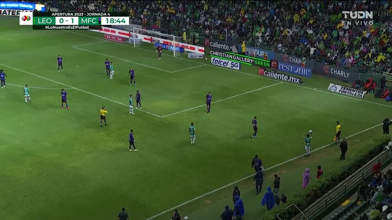 ¡TIRO ATAJADO! disparo por Federico Viñas.