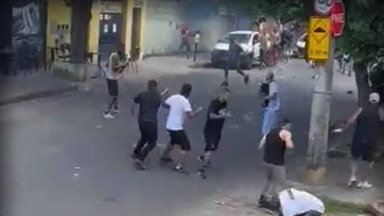 Pelea entre aficionados de Mineiro y Cruzeiro deja un muerto y un herido