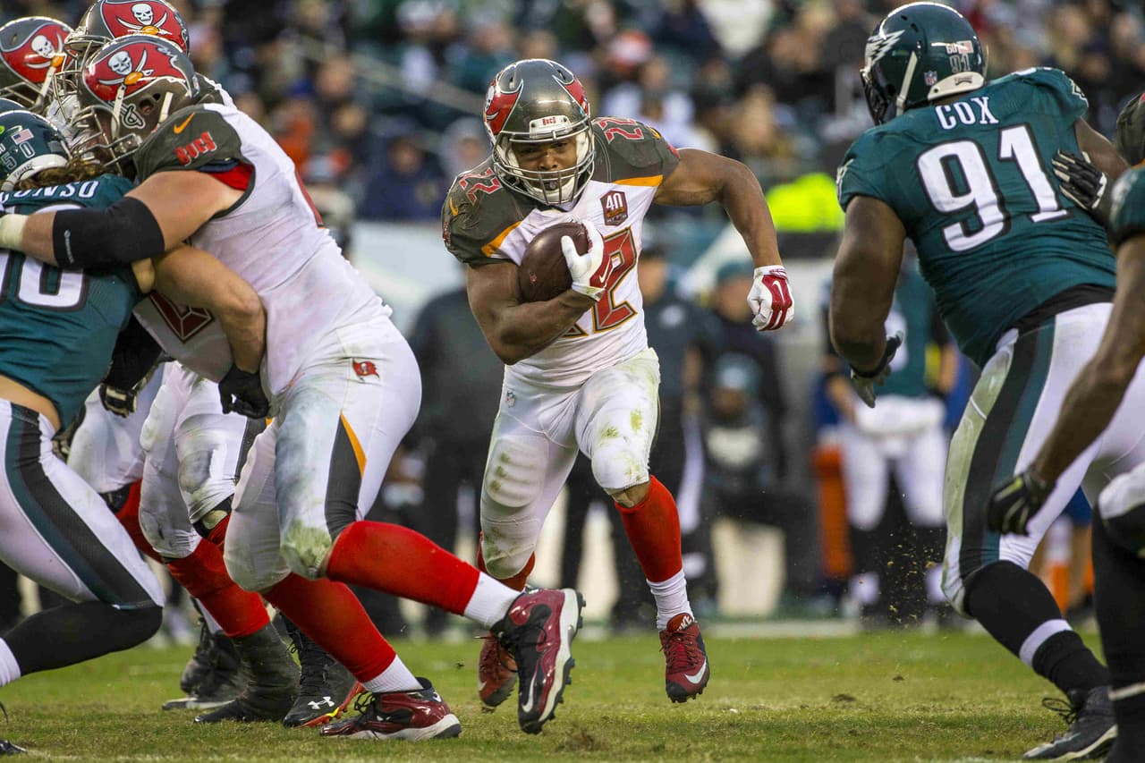 10. TAMPA BAY BUCCANEERS - Han ganado 3 de los últimos 4 partidos, racha que corrige el mal inicio de temporada regular. Con marca de 5 - 5 son capaces ya de por lo menos dar tropiezos a otros contendientes a playoffs.