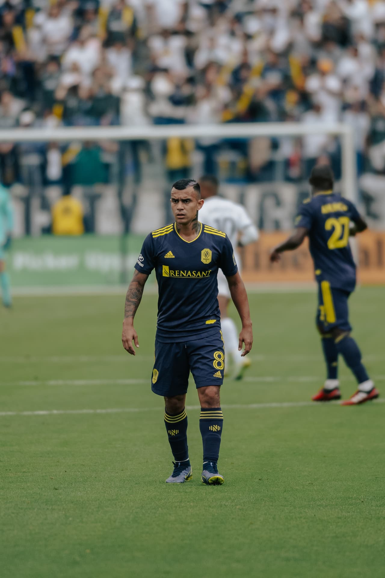 LA Galaxy venció a Nashville 1-0 en Cuartos de Final con gol de Julián Araujo; a Chicharito le anularon un gol.
