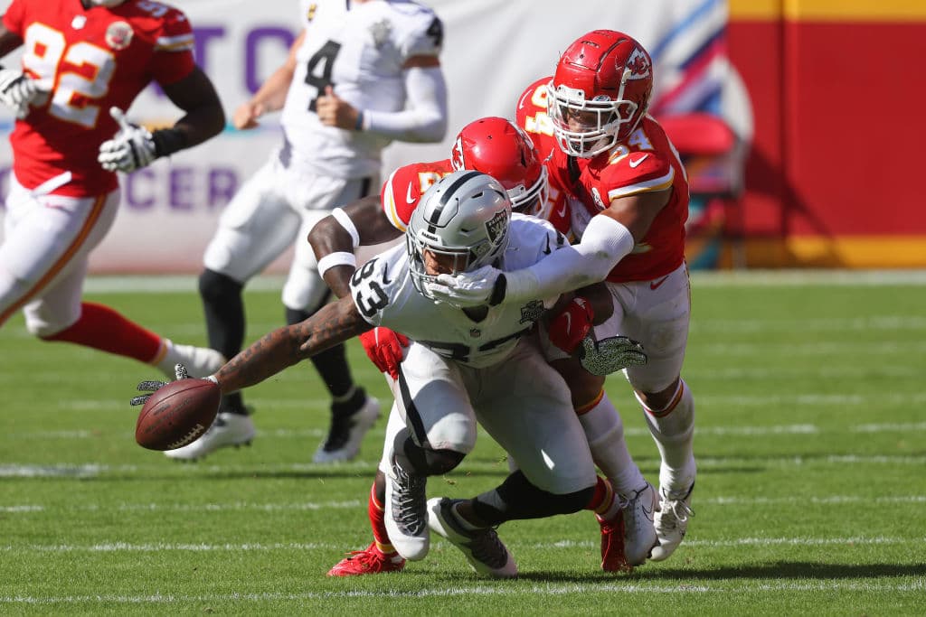 Travis Kelce demostró por qué fue el mejor tight end de la liga luego de conseguir 1416 yardas por aire y 11 pases de anotación.