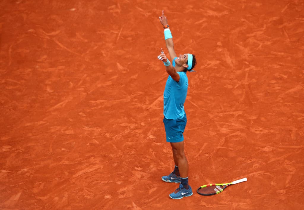 Con una pelota que salió de las líneas por parte de Thiem, en el octavo game del tercer set, Nadal aumentó aún más el nombre de su leyenda en este torneo que ahora se ha embolsado en 11 ocasiones.