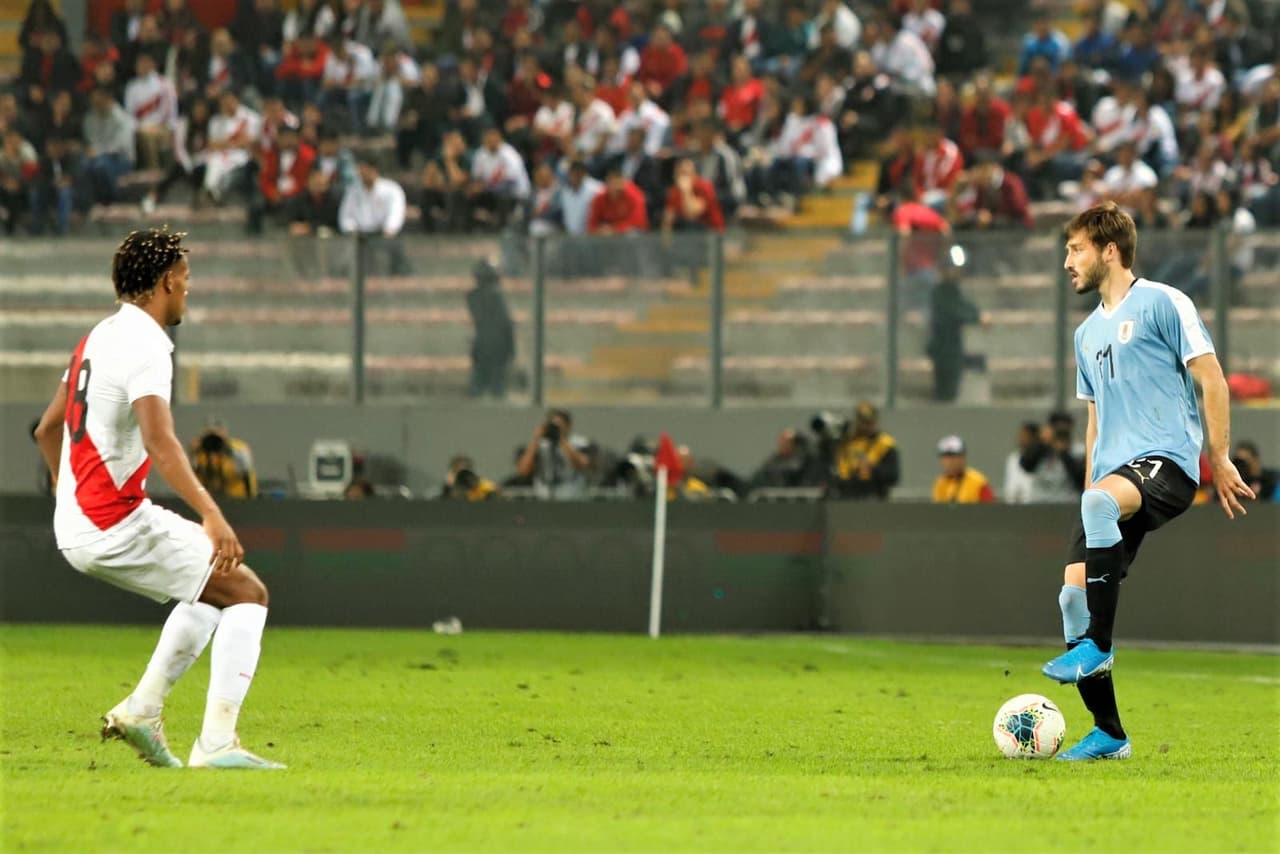 En duelo amistoso empataron a un tanto. Fue el juego 200 para Tabárez con los charrúas.