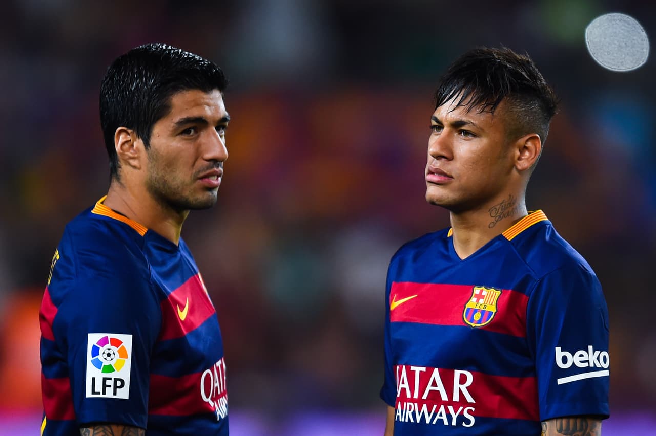 Ahora, sin la luz que los has guiado, Neymar y Suárez, con sus características y sus cualidades, no tienen más remedio que incrementar su rendimiento goleador, especialmente en un inicio de temporada en el que el Barcelona está adoleciendo de la falta de puntería.