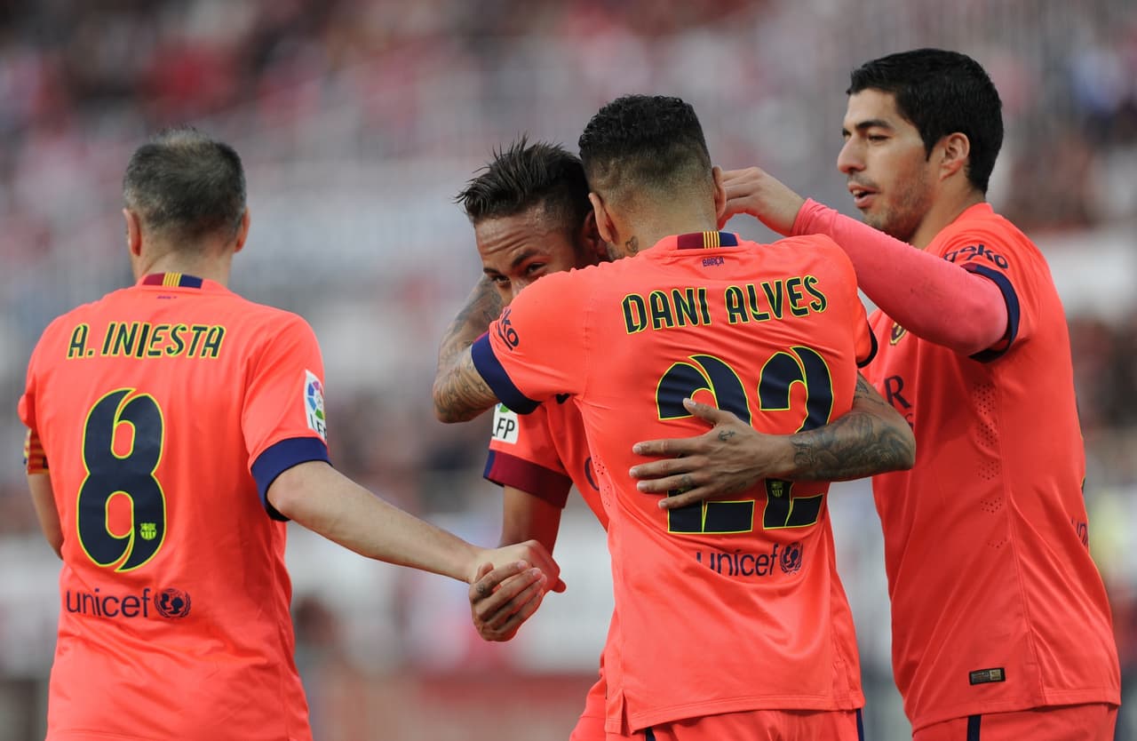 Iniesta, Suárez y Neymar tendrán que mejorar su rendimiento y convertirse en el nuevo tridente del Barcelona por lo menos en lo que Messi vuelve a las canchas y retoma su nivel de juego. Con información de EFE.