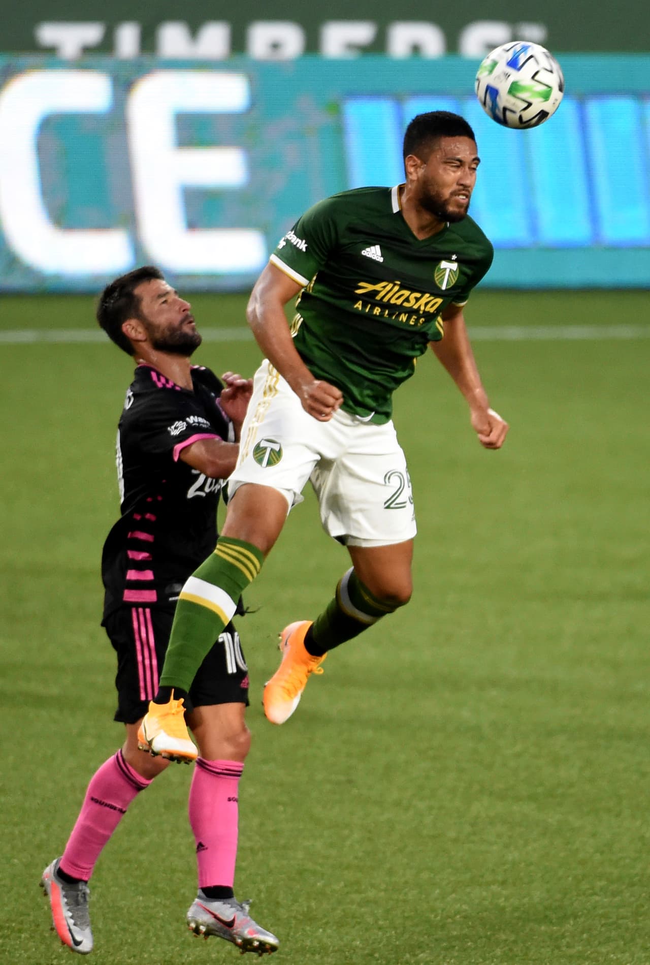 Raúl Ruidiaz y Jordan Morris se encargan de marcar para darle tres importantes puntos al Seattle Sounders .