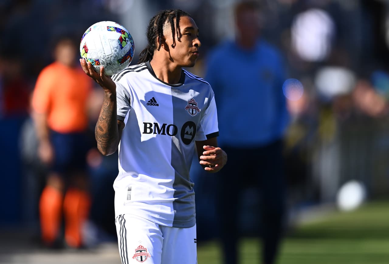 Defensor - JAHKEELE MARSHALL-RUTTY (Toronto FC)