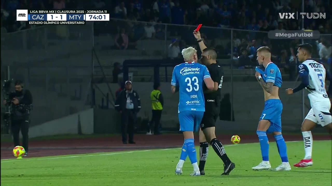 ¡Roja directa para Piovi! El conjunto cementero se queda con un hombre menos