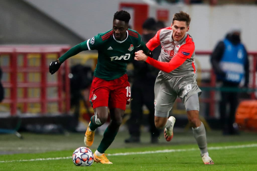 Berisha (28’, 41’) marcó doblete, Miranchuk (79’) descotó por la vía penal y Adeyemi (81’) selló la victoria. Con este triunfo, obligan a los del ‘Cholo’ a obtener un buen resultado ante el Bayern para pensar en la siguiente ronda.