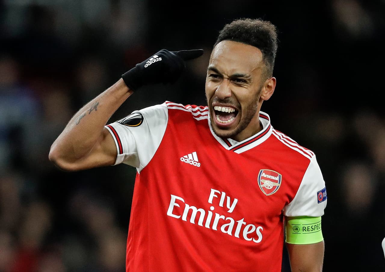 Frankfurt vence con doblete del japonés Daichi Kamada 2-1 al Arsenal en Londres. Unai Emery, director técnico del Arsenal vive momentos difíciles y más tras esta derrota.