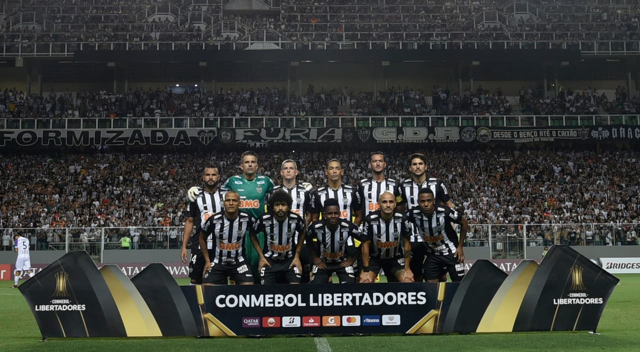 Atlético Mineiro: el Grupo E tiene a tres históricos de la Copa, pero el de mejor presente parece ser el club brasileño al lado de Nacional (Uruguay) y Cerro Porterño (Paraguay). Si bien se clasificço desde la fase previa, el Galo está entonado liderando el torneo Mineirao. Juan Cazares, Yimmi Chará, Alerrando y Luan brillan con su playera.