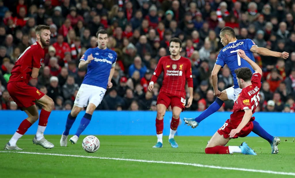 Con juveniles, los Reds se quedan con el 'Derbi de Merseyside' y siguen con vida en la FA Cup.