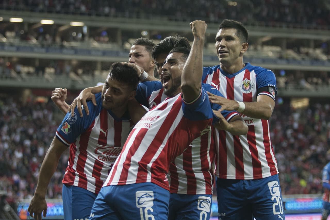 Alexis Vega (34') y JJ Macías (36') anotaron para el Rebaño Sagrado en el primer triunfo del Clausura 2020 sobre los Bravos de Juárez.