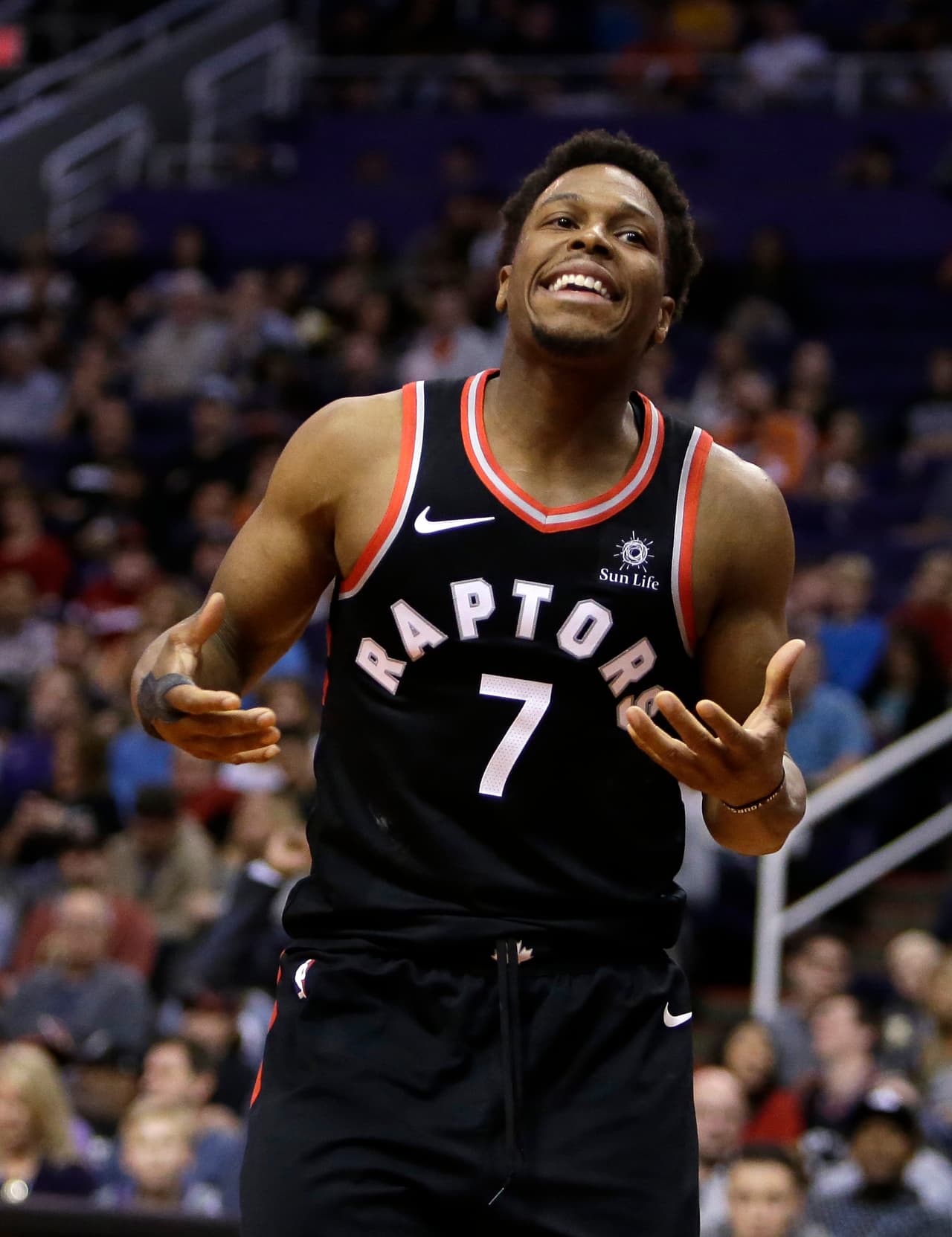 <b>6. Kyle Lowry </b>(Toronto Raptors) - 28,703,704 millones de dólares.