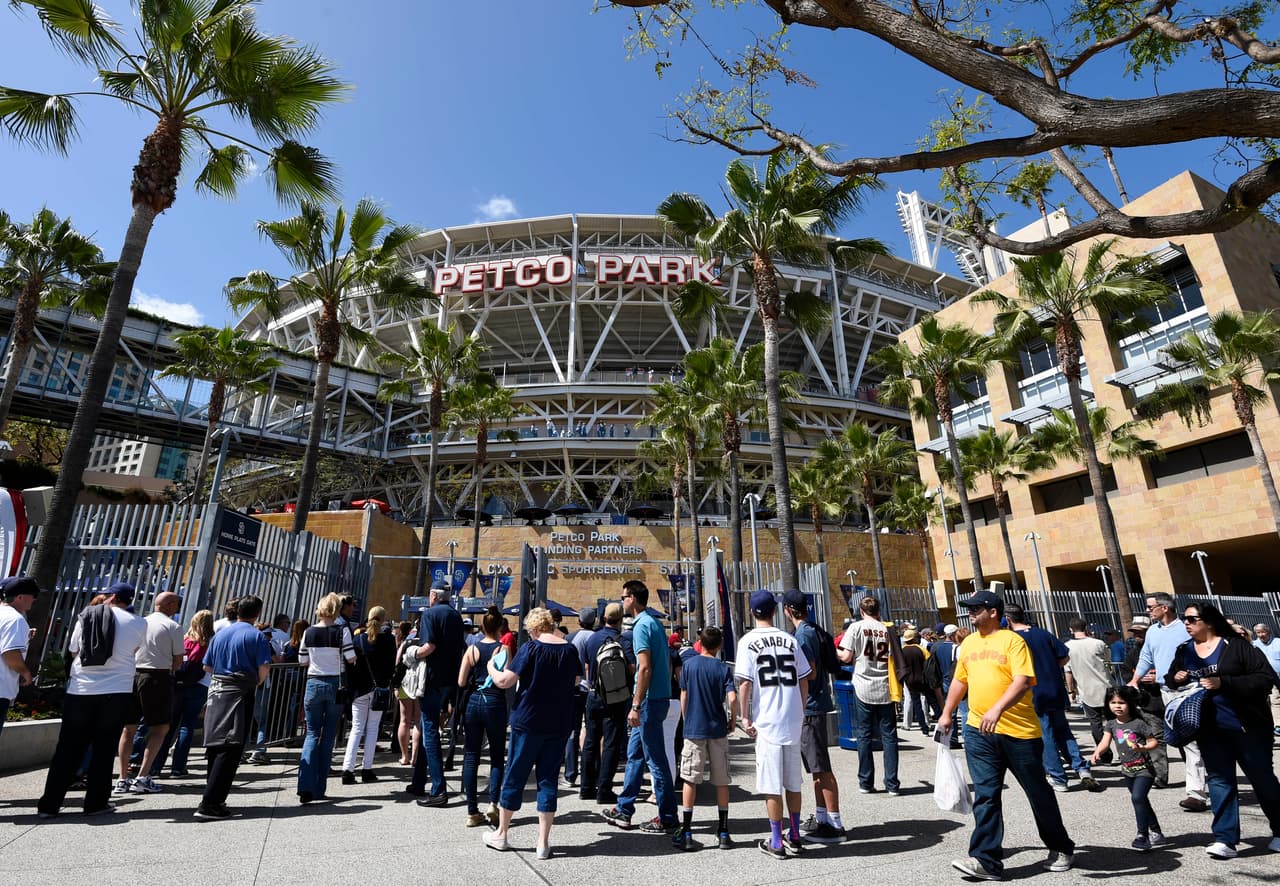 El cuarto puesto fue para el Petco Park en San Diego. Aquí además de hamburguesas y hot dogs vegetarianos puedes pedir unos ricos burritos veganos mientras ves jugar a los Padres.