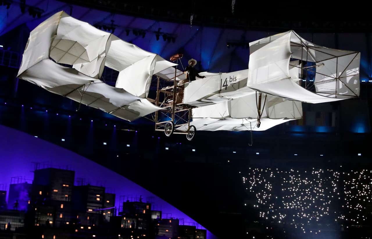 El origen de la aviación en Brasil. Esta nave hizo un recorrido por los puntos clave de la sede de los XXXI Juegos Olímpicos Rio 2016.