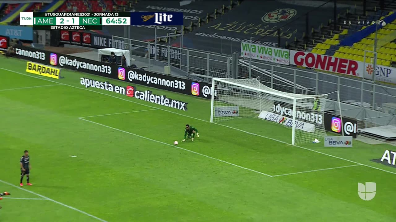 ¡TIRO ATAJADO! disparo por Richard Sánchez.