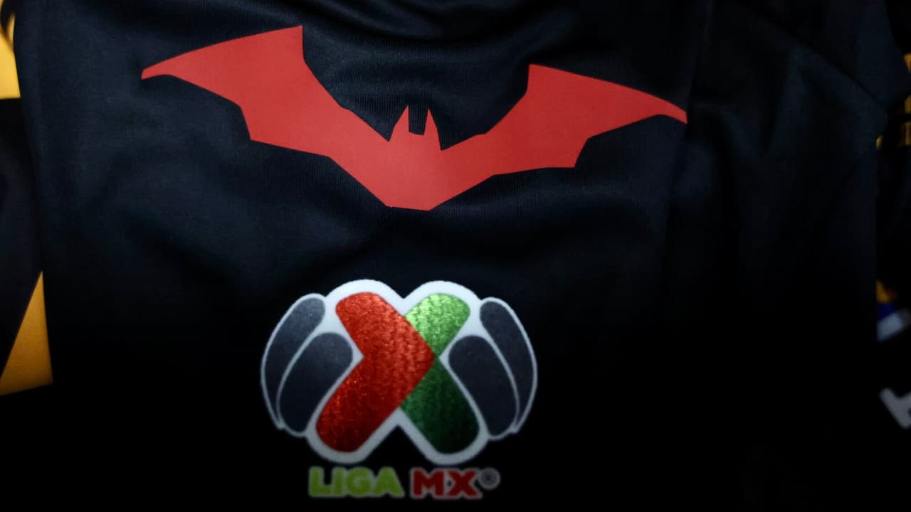 Tigres presume uniforme especial inspirado en 'The Batman'