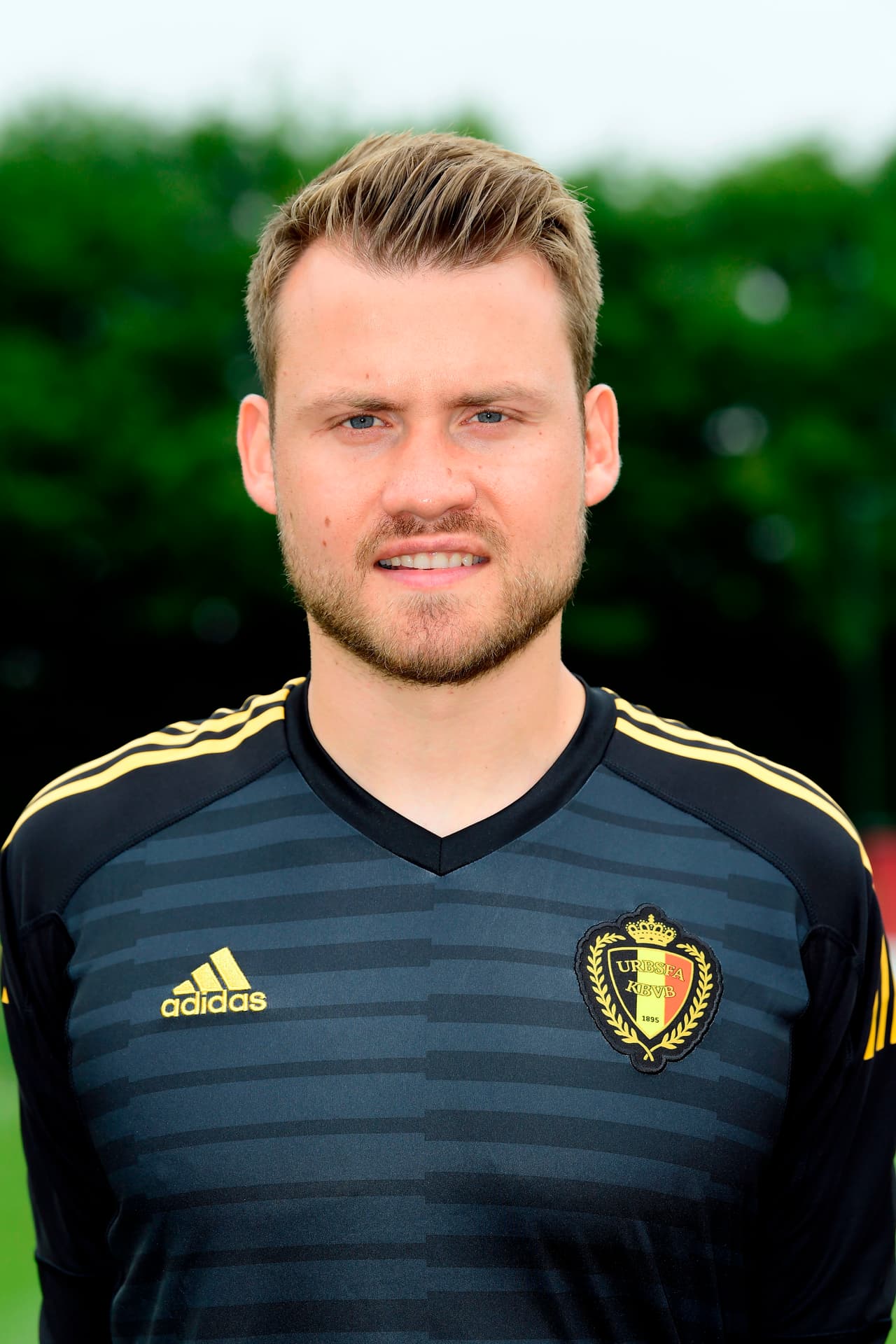 Simon Mignolet 
<b>(Portero / Liverpool F.C.)</b>