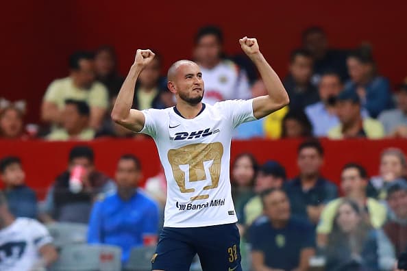 <b>Carlos González: 5| </b>Sin duda, el mejor de Pumas. Marcó un golazo y fue el único que mostró actitud y ganas de vencer a las Águilas. Lamentablemente uno no puede contra 11.