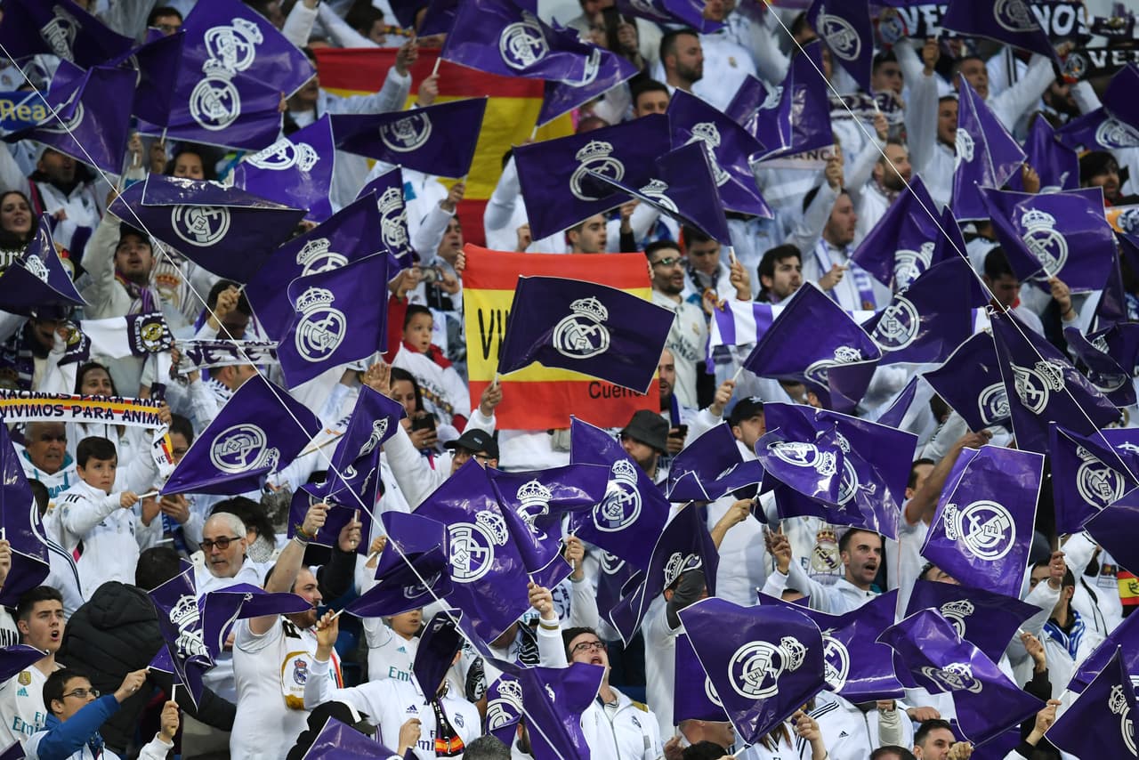 Los fanáticos le dieron un condimento especial al partido de Real Madrid y Juventus en el choque de vuelta de los cuartos de final de la Champions League, con el colorido especial del fútbol.