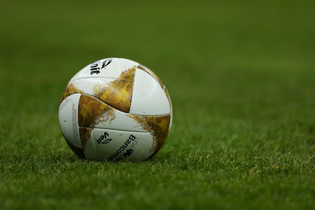 En mucho mejor estado se encuentra ahora la cancha del Estadio Azteca luego de la pausa de partidos y los arreglos realizados.