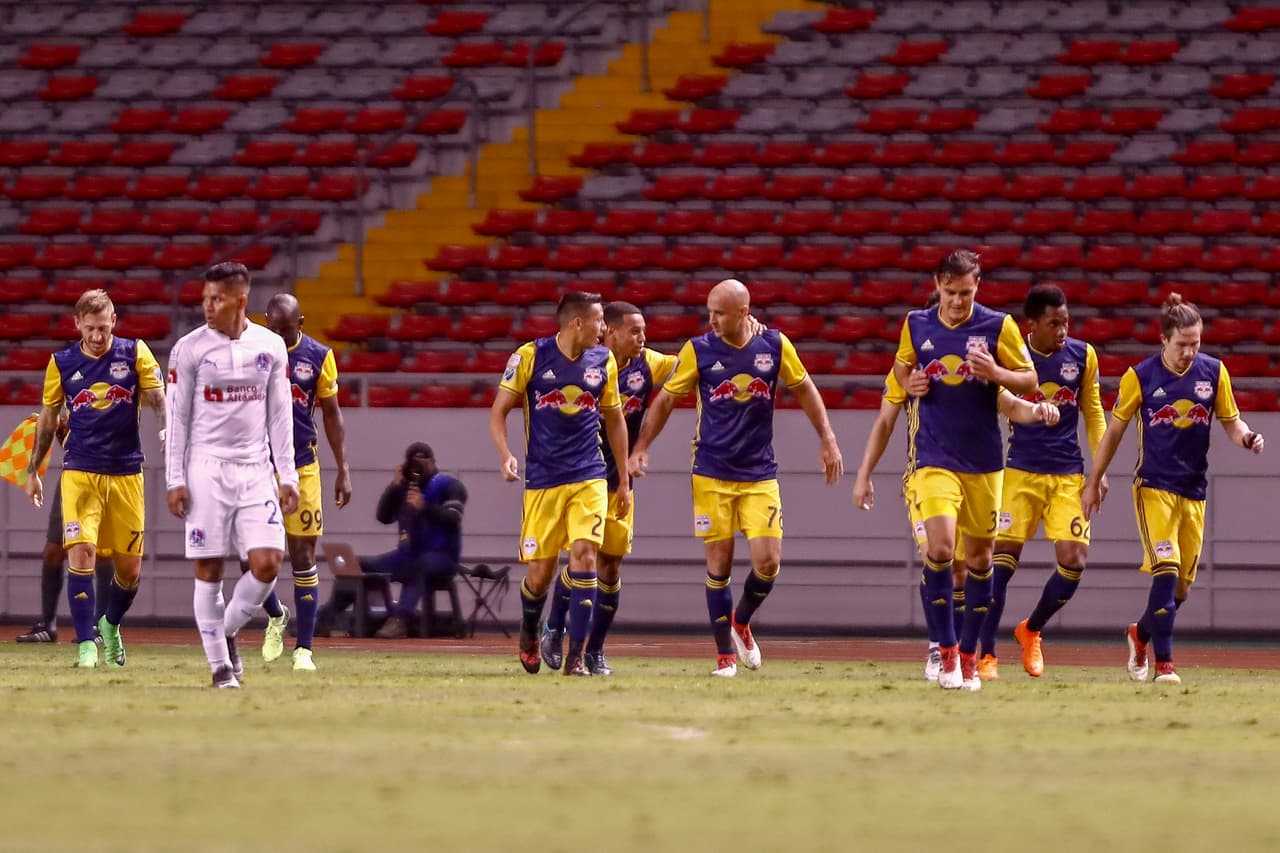 Así fue como llegó al minuto 31 del primer tiempo el tanto de Daniel Royer para la ventaja de los New York Red Bulls.