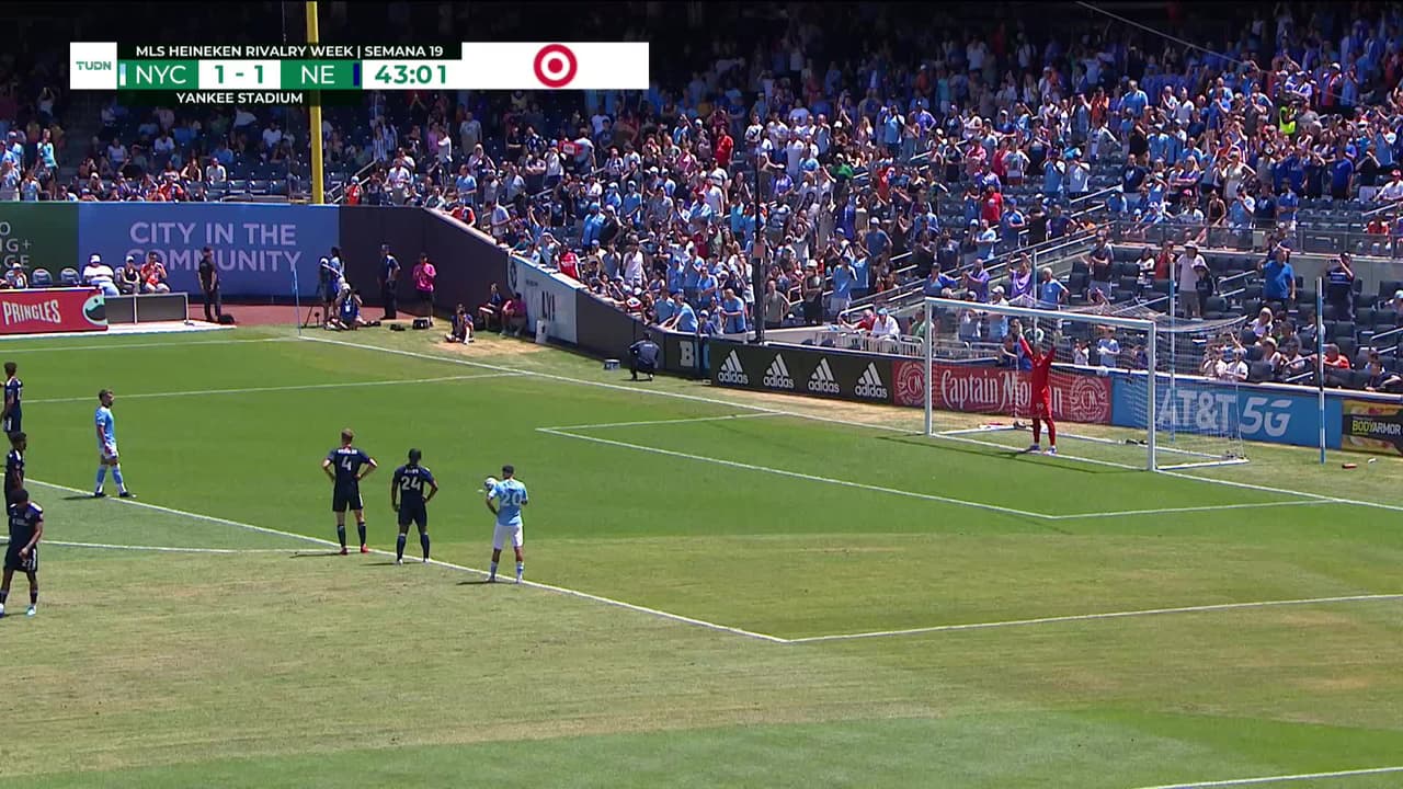 ¡GOL!  anota para New York City FC. Valentín Castellanos
