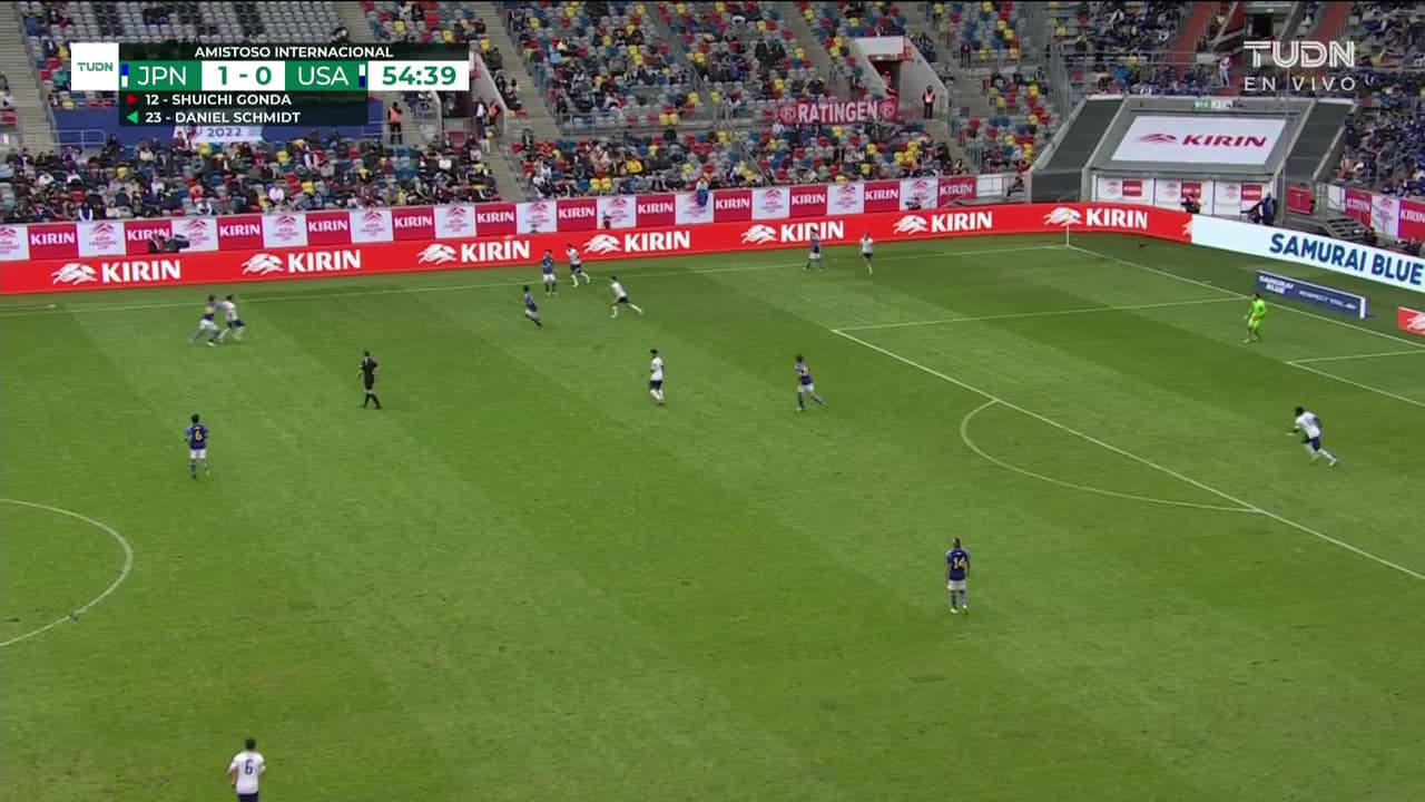 ¡TIRO ATAJADO! disparo por Junya Ito.