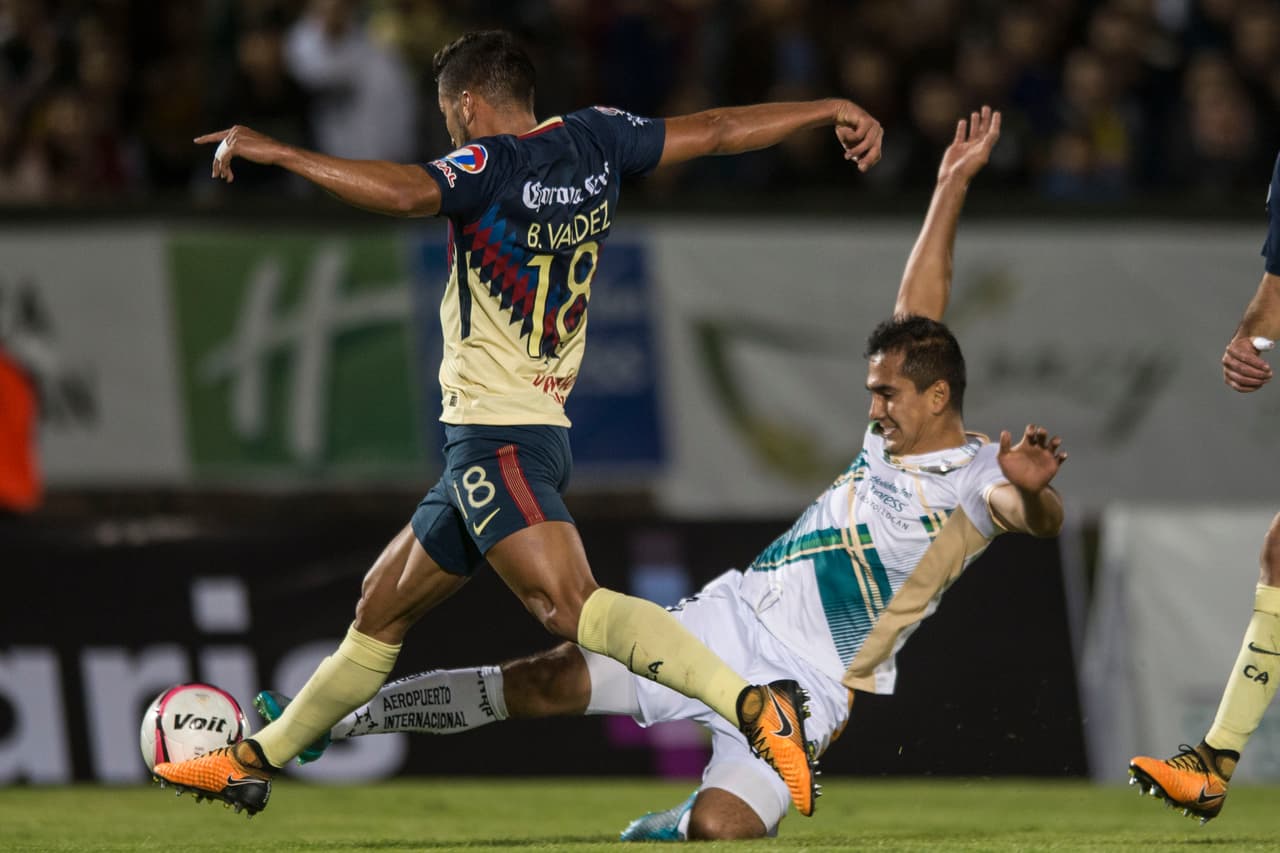 Ahora el galope veloz estaba entre los jugadores americanistas, que no se resignaban al empate.