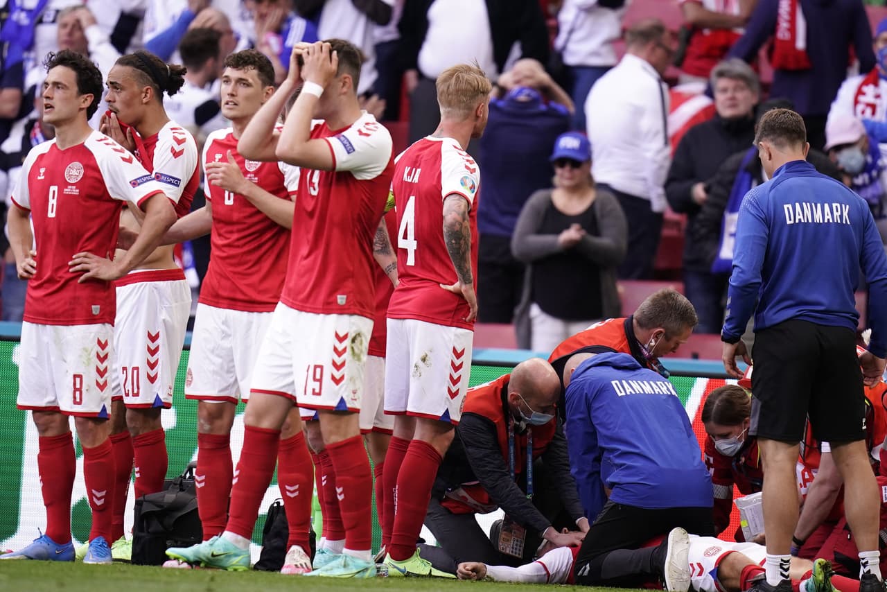 El jugador del Inter de Milán se desplomó en el campo.