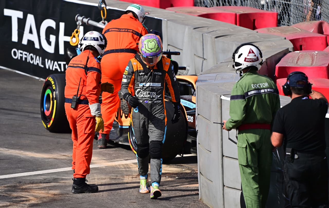 La escudería McLaren quedó muy mal parada y Daniel ricciardo se veía decepcionado.