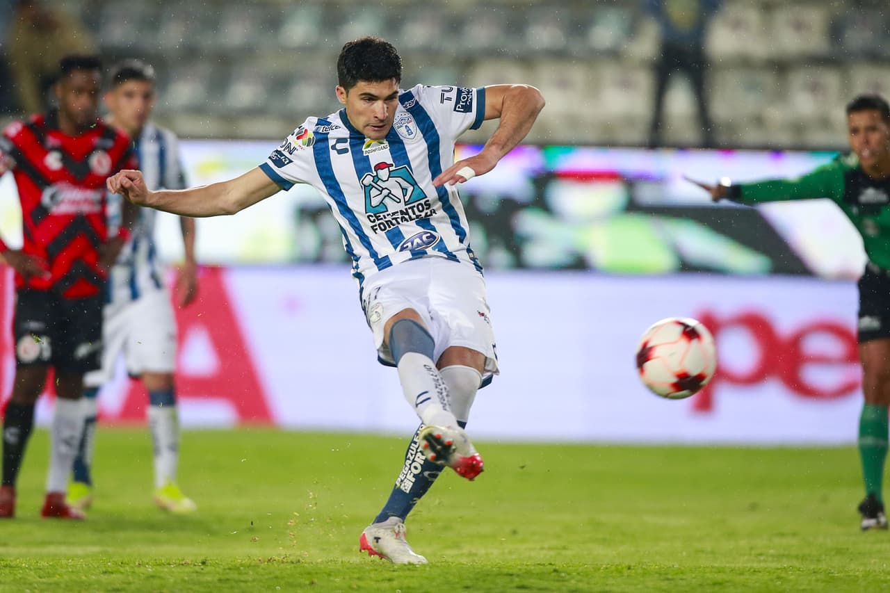 Pachuca perdonó a Xolos y hasta se dio el lujo de fallar un penal por conducto de Nico Ibáñez. El punto le alcanzó para recuperar el liderato por la diferencia de goles.