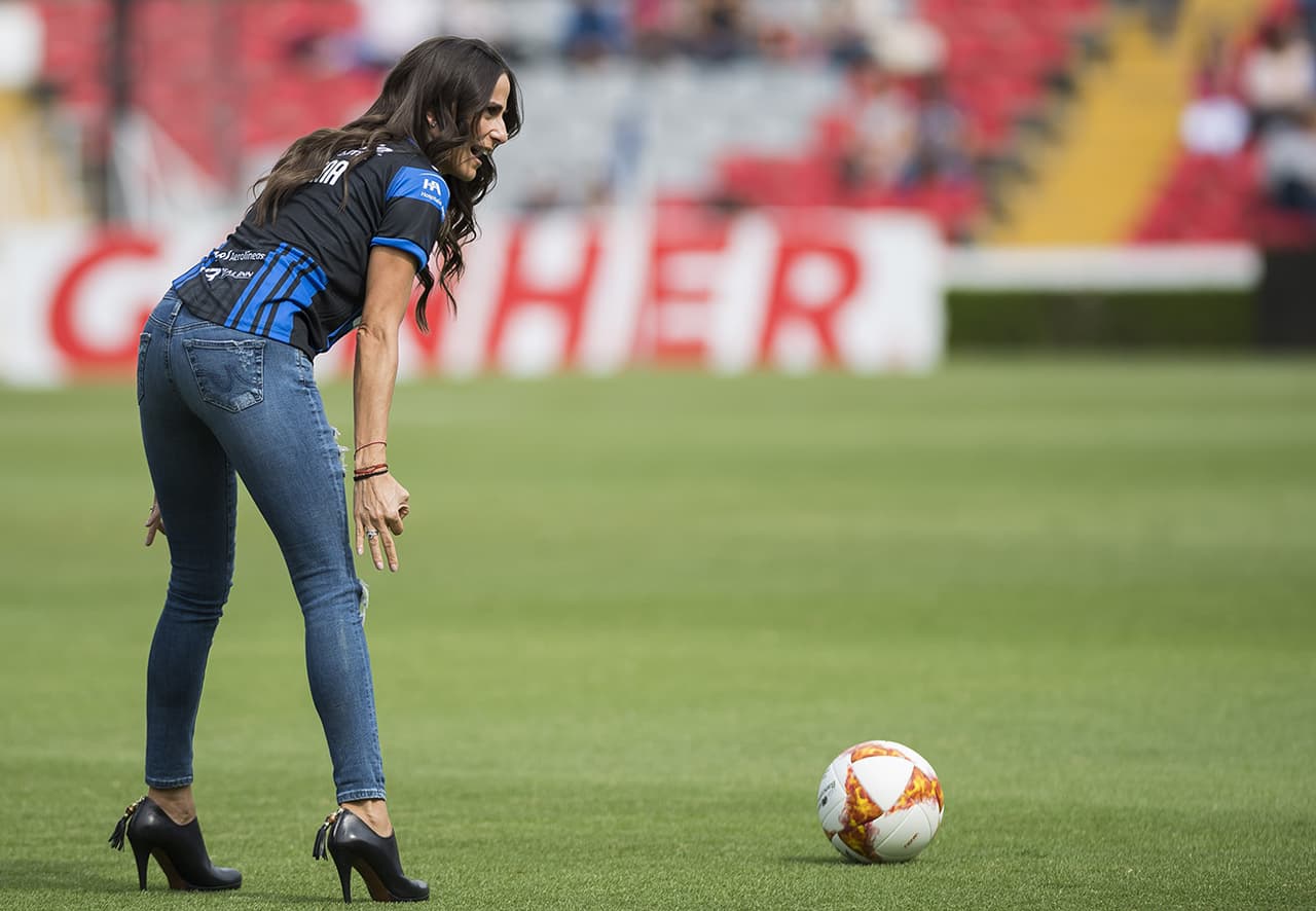 La presentadora de televisión Paulina Mercado en el Estadio Corregidora, previo al juego entre Querétaro y Pachuca por la Jornada 2 del Apertura 2018 de la Liga MX.