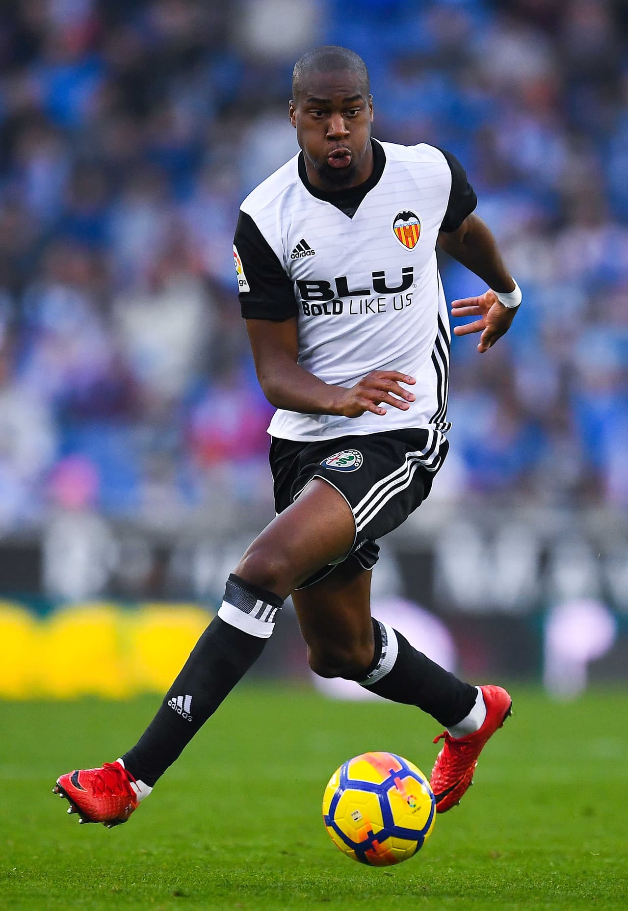 11. Geoffrey Kondogbia (Valencia): el mediocampo del equipo 'Ché' tiene gran solidez gracias al trabajo del francés. De hecho, además del poder ofensivo, una de las claves del Valencia para ser el perseguidor del Barcelona es la fortaleza en la recuperación.