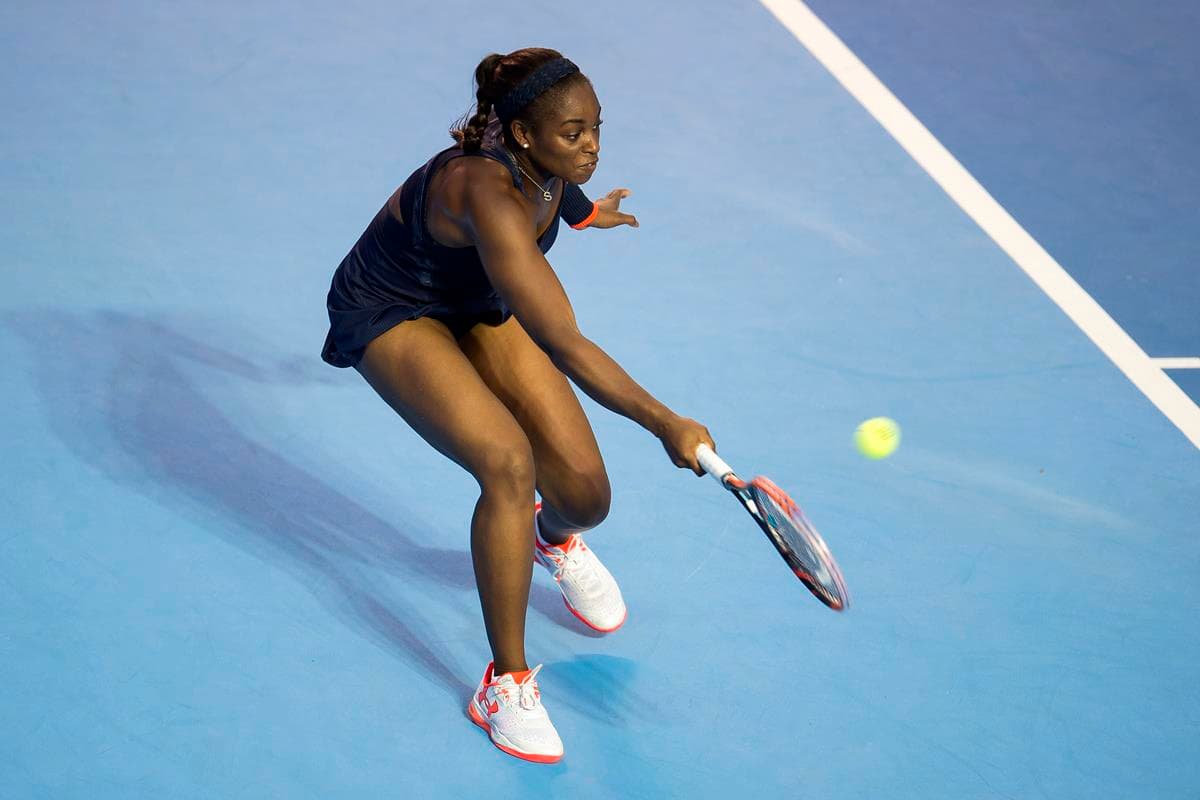 Sloane, cuarta favorita del torneo mexicano, bajó la guardia, lo que la eslovaca aprovechó para superar el primer tropezón del partido.