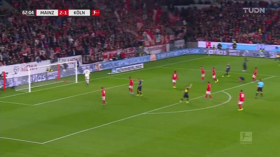 Tiro desviado de Ellyes Skhiri