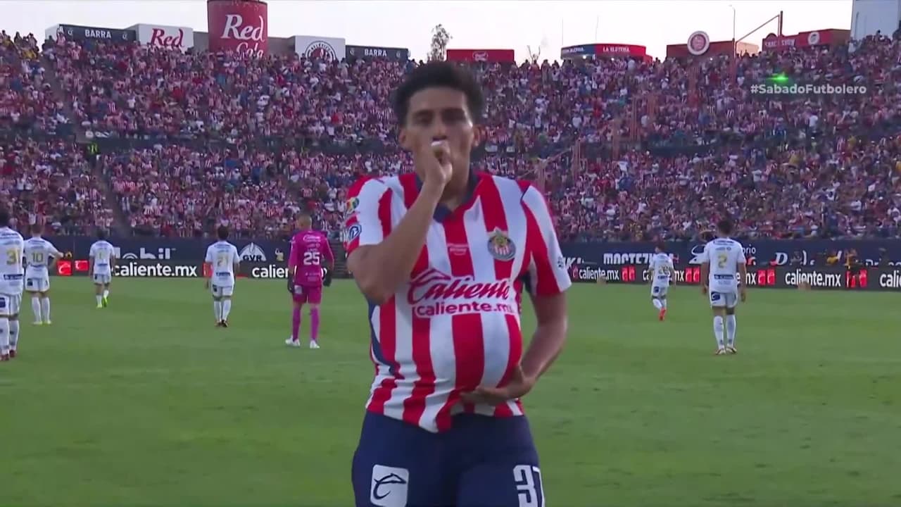 ¡Gol de Chivas y ya es goleada! Richy Ledezma pone el tercero del Rebaño
