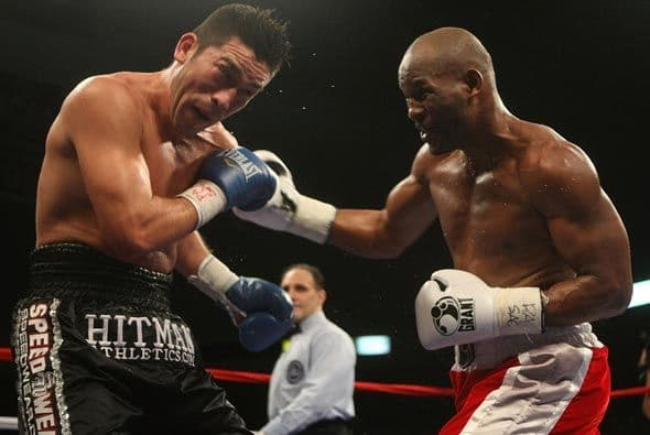 Hopkins fue superior durante todo el pleito, y aunque tuvo varias oportunidades, no consumó el nocaut.