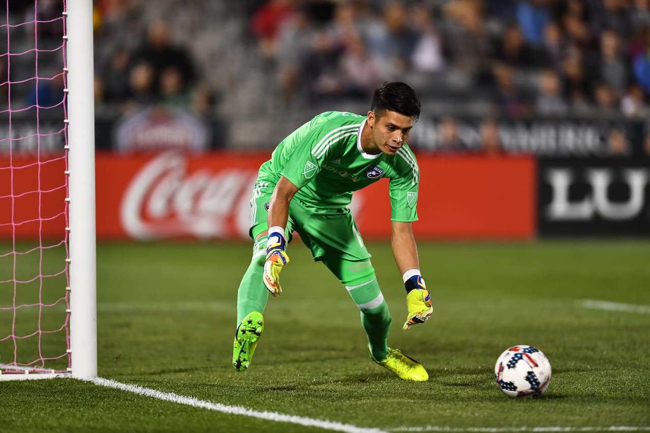 FC Dallas se aferra a la sexta posición de la Conferencia Oeste (que -de momento- los mete en los Playoffs) gracias a una gran actuación del arquero méxicano-estadounidense Jesse González. (USA Today Images)