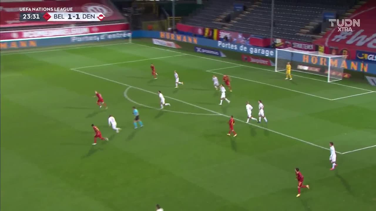 ¡TIRO ATAJADO! disparo por Martin Braithwaite.